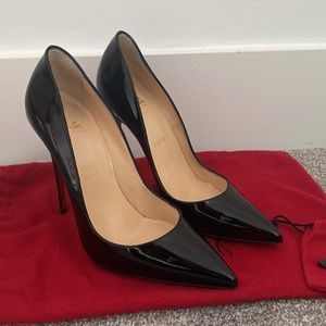 Worn twice, minor scratch on left pair .. size 38.5